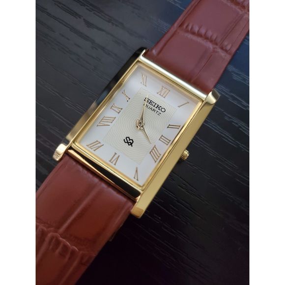 🔥RARE VINTAGE Mint Condition Seiko Slim SQ Tank Leather Men's Watch